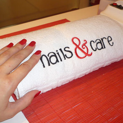 Bordado toallas Nails and Care